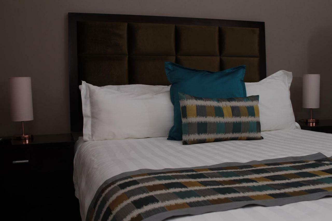 Triple Palms Bed And Breakfast Gaborone Exteriör bild