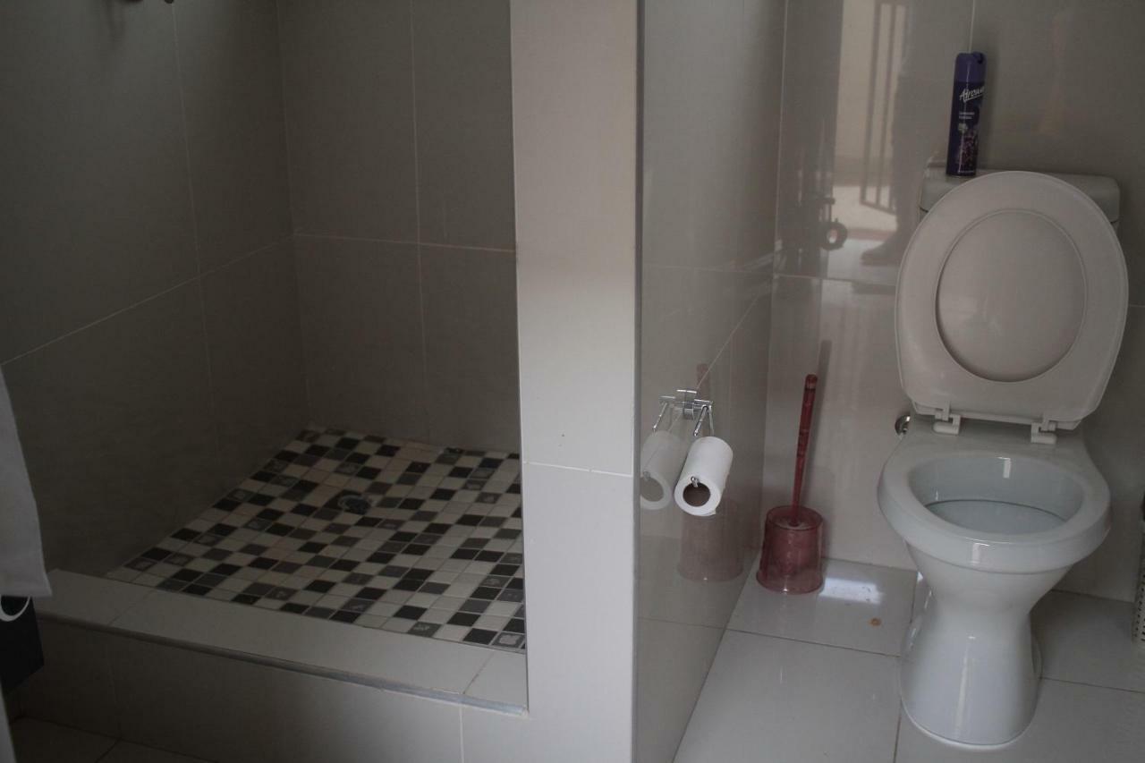 Triple Palms Bed And Breakfast Gaborone Exteriör bild